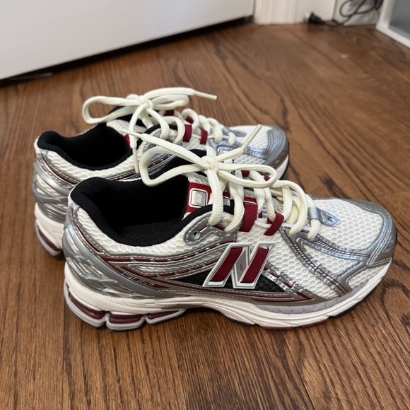 New Balance 1906R “Silver Metallic” - Women's 9/Men's 7 - Picture 10 of 12